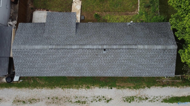 702 Mckinley Ave, Huntsville, AL 35801 - exterior view of roof with shingles