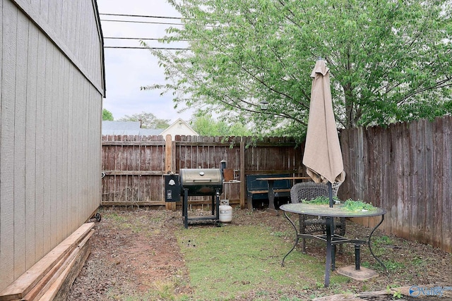view of yard featuring a fenced backyard