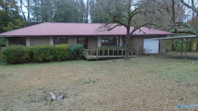 ranch-style home with a front lawn