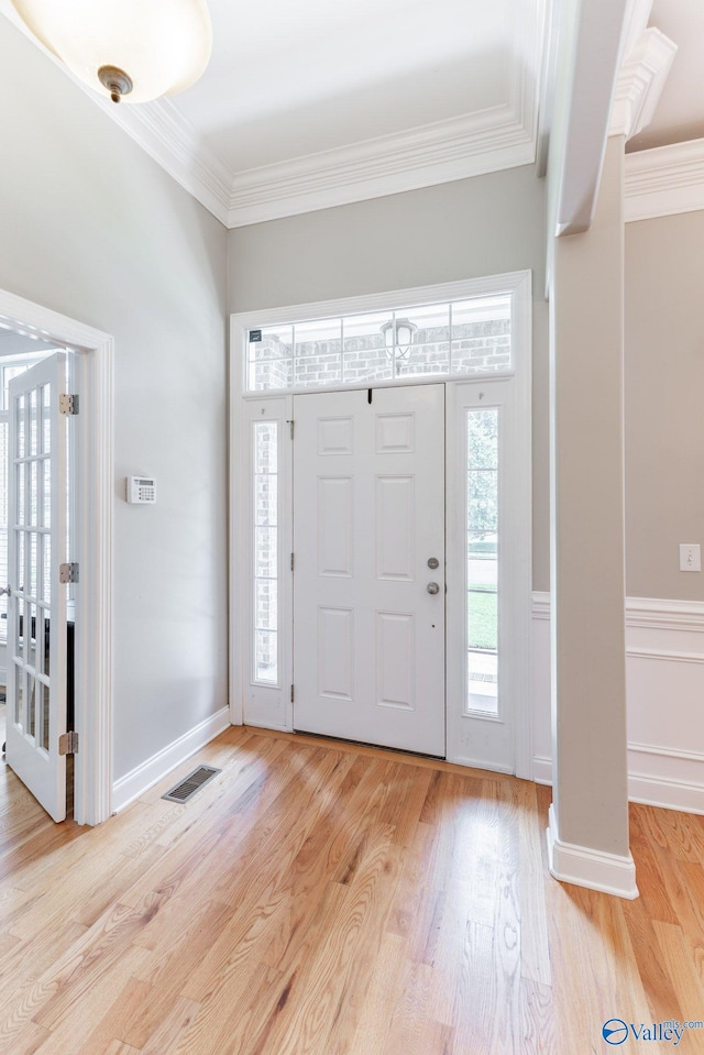 238 Riverwalk Trl, New Market, AL 35716 - foyer entrance with crown molding and light wood-style flooring