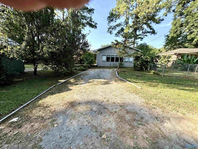 view of front of property with a front yard