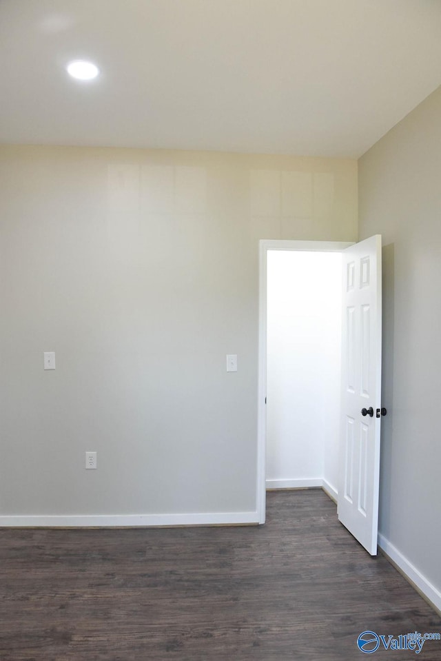 6200 Dalewood Ln, Guntersville, AL 35976 - unfurnished room with recessed lighting, baseboards, and dark wood-style floors