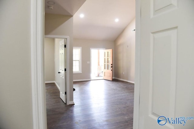 6200 Dalewood Ln, Guntersville, AL 35976 - entrance foyer with dark wood-style floors, baseboards, vaulted ceiling, and recessed lighting