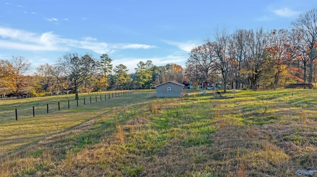 view of yard featuring a rural view