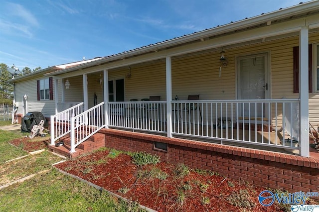 view of front of home featuring covered porch