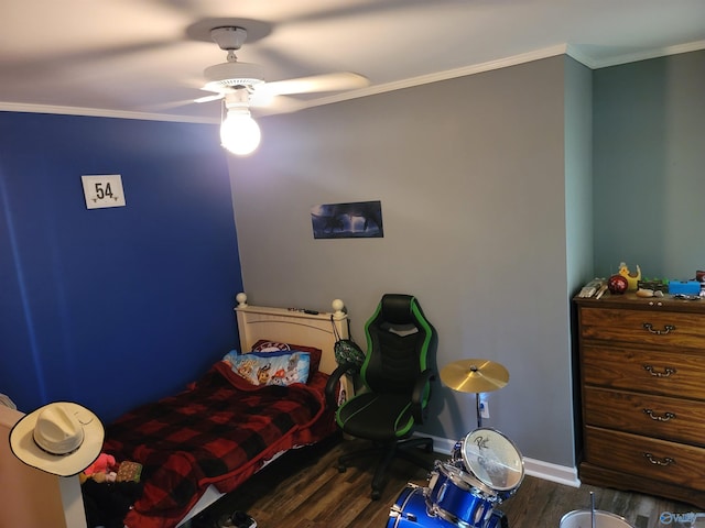 bedroom featuring ornamental molding, dark hardwood / wood-style floors, and ceiling fan