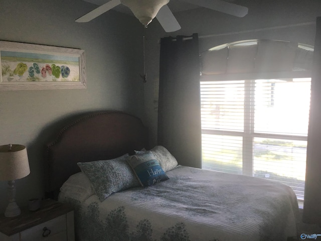 bedroom featuring a ceiling fan