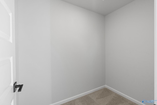 spare room with carpet flooring