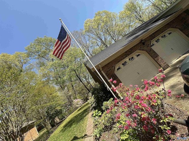 2008 Oakleaf Ln, Arab, AL 35016 - details with brick siding
