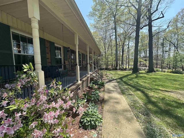 2008 Oakleaf Ln, Arab, AL 35016 - view of yard with covered porch