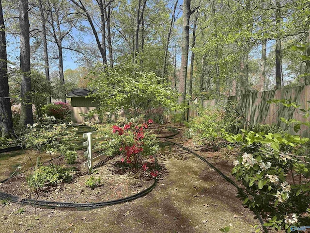 2008 Oakleaf Ln, Arab, AL 35016 - view of yard featuring fence