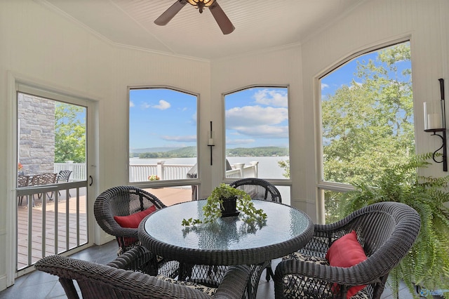 sunroom / solarium with ceiling fan