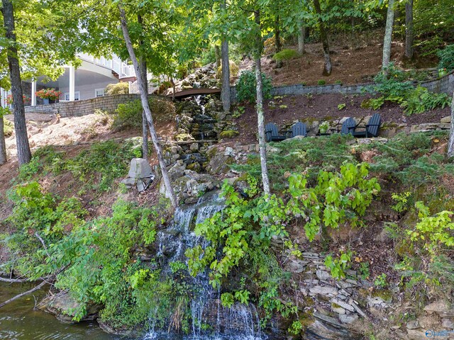 view of yard featuring a water view