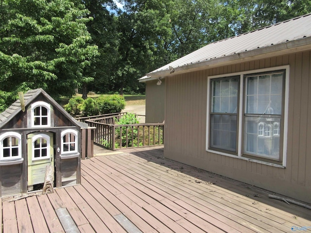 109 Colonial Dr, Scottsboro, AL 35768 - view of wooden deck