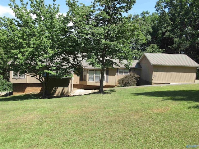 109 Colonial Dr, Scottsboro, AL 35768 - view of yard
