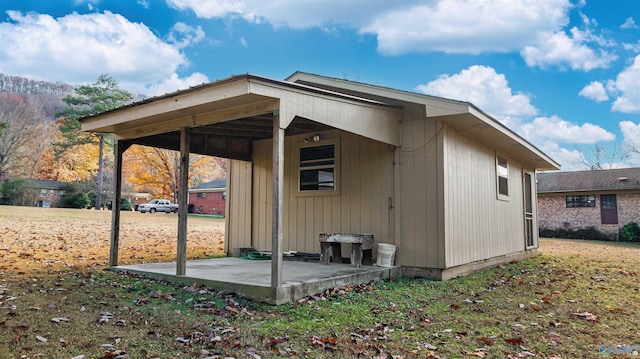 view of outbuilding