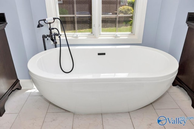 details with a freestanding tub