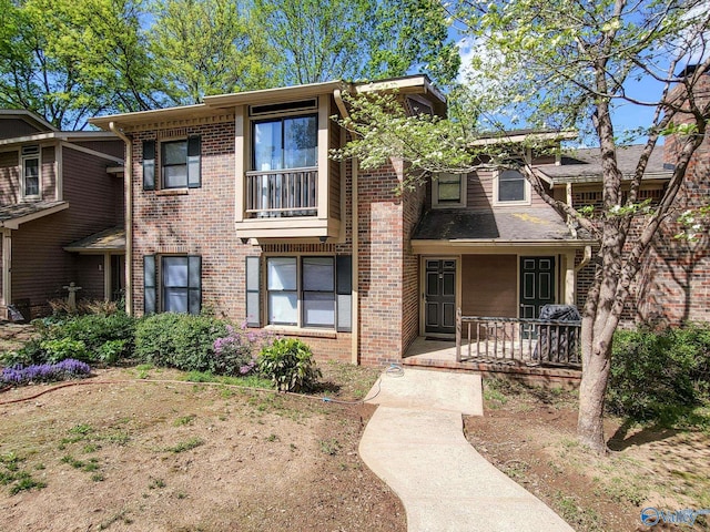 view of front of property featuring covered porch