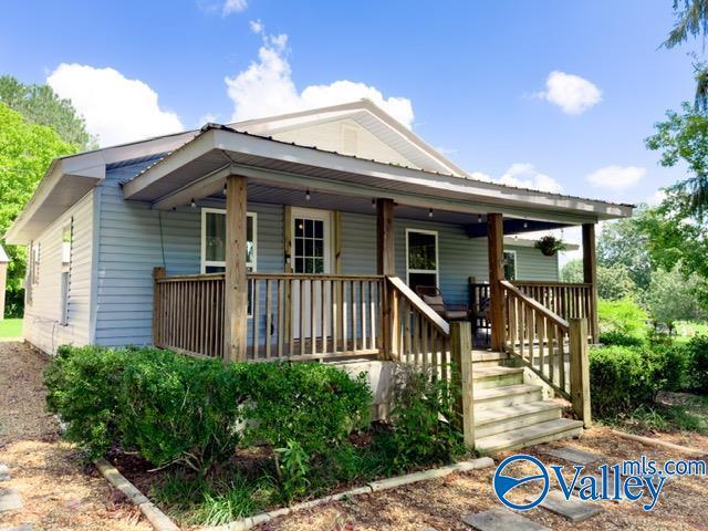 bungalow-style house with covered porch