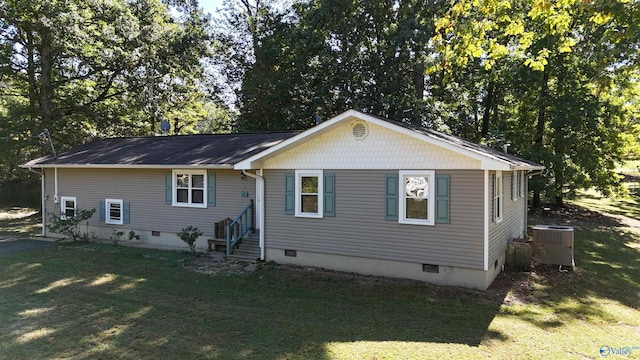 view of front of house with a front yard