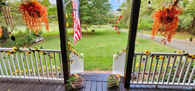 exterior space featuring a yard