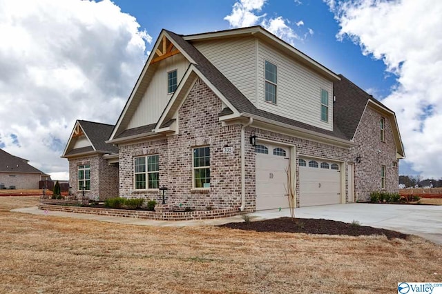 view of front facade featuring a garage