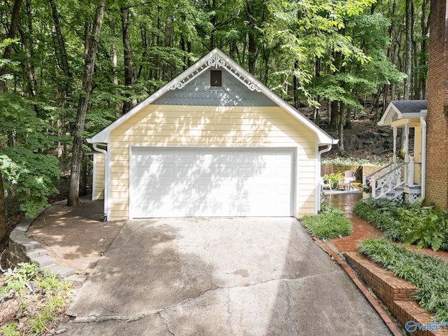 7925 Smoke Rise Rd SE, Huntsville, AL 35802 - view of detached garage
