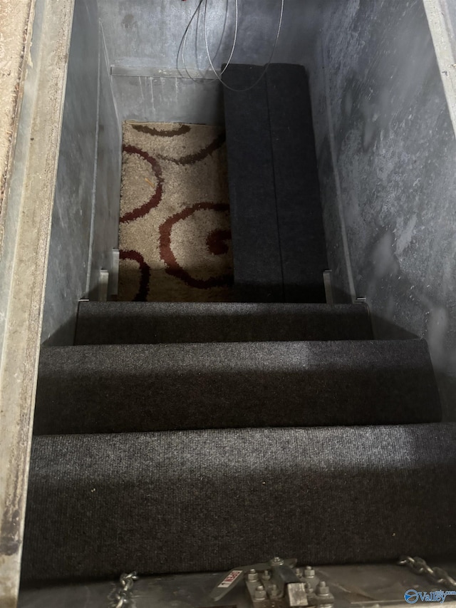 323 Earnhardt Dr, New Market, AL 35761 - view of stairway