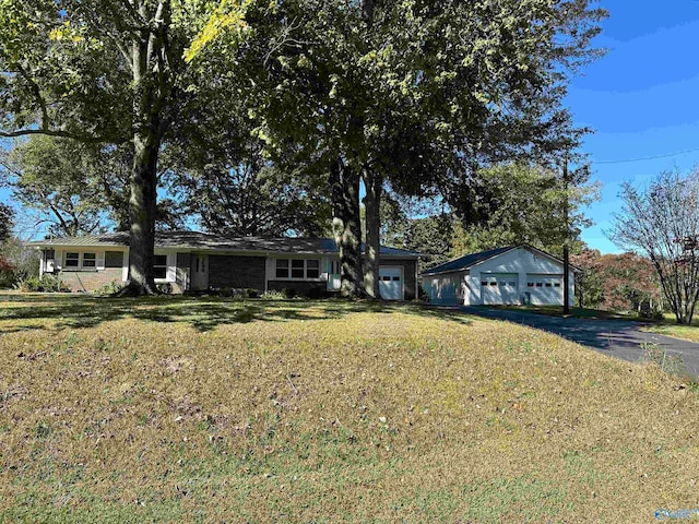 ranch-style house with a front yard