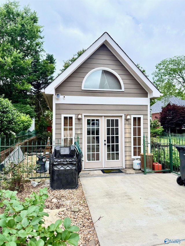 3205 Germantown Pl, Decatur, AL 35603 - back of house featuring an outdoor structure and a patio