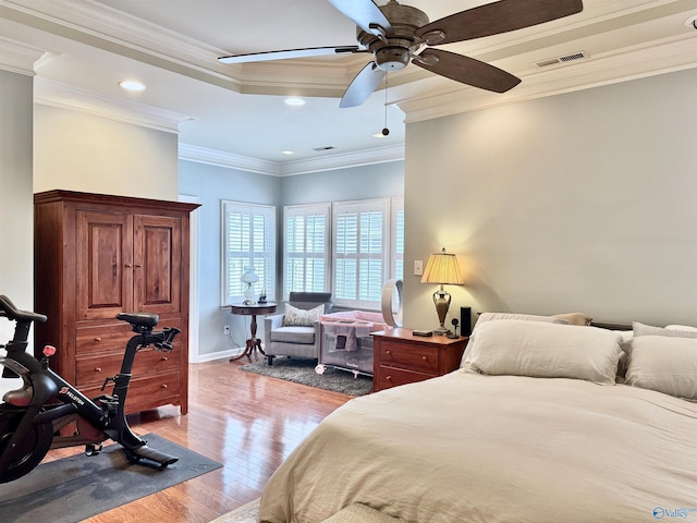 3205 Germantown Pl, Decatur, AL 35603 - bedroom with wood finished floors, recessed lighting, crown molding, baseboards, and a ceiling fan