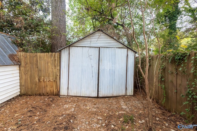 view of outbuilding