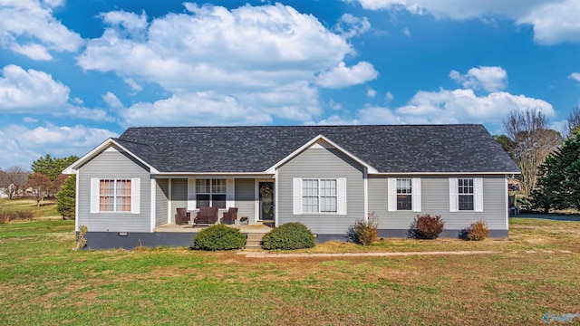 ranch-style home featuring a front lawn and a porch