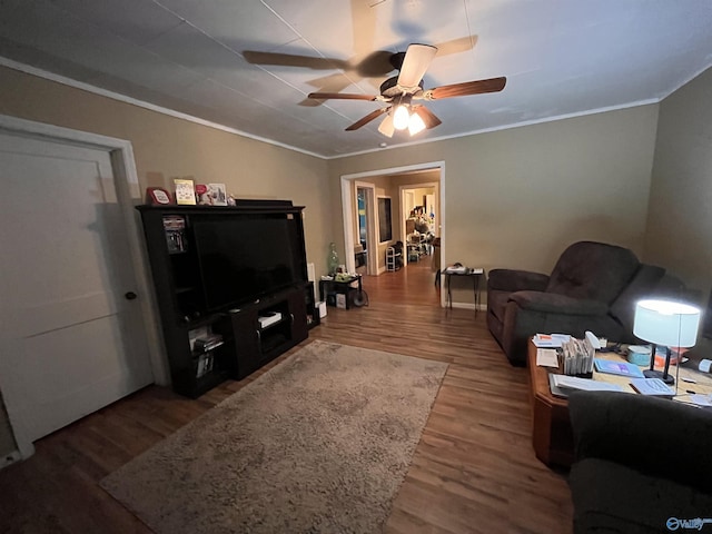 601 SW 9th Ave, Attalla, AL 35954 - living room with a ceiling fan, crown molding, and wood finished floors