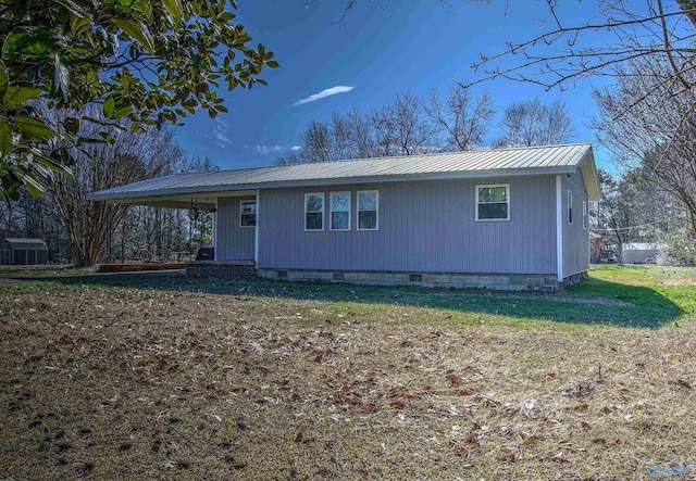 view of front of house featuring a front yard