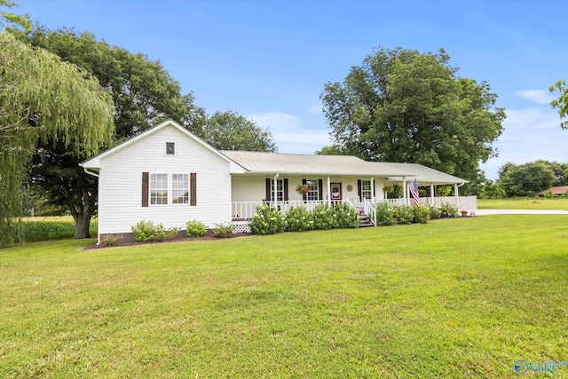 single story home featuring a front lawn and a porch