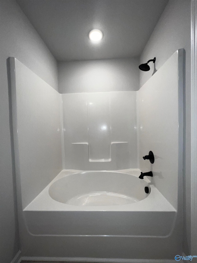 bathroom featuring shower / bathtub combination