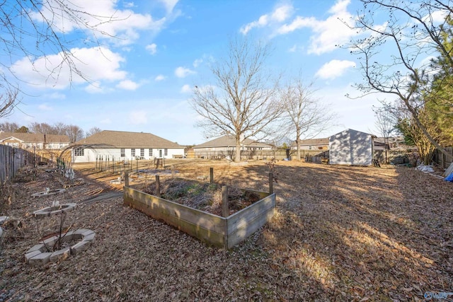 view of yard featuring a storage shed