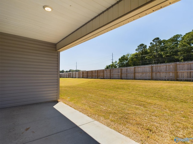 view of yard featuring a patio area