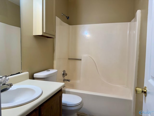5070 Seven Pine Cir Ground, Unit Ground, Huntsville, AL 35816 - bathroom with toilet, washtub / shower combination, and vanity