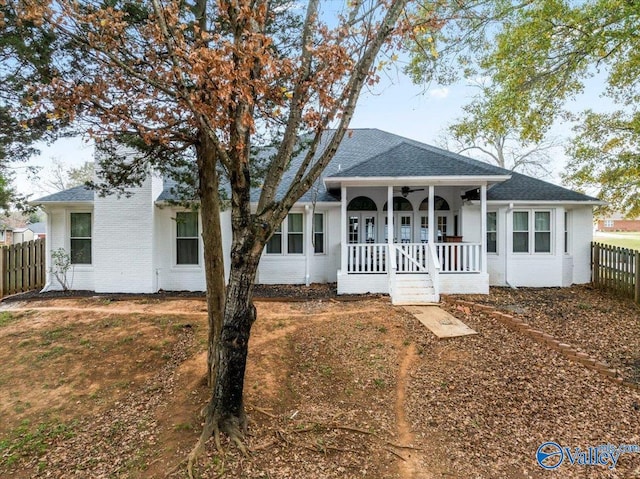 view of front of house with ceiling fan and covered porch