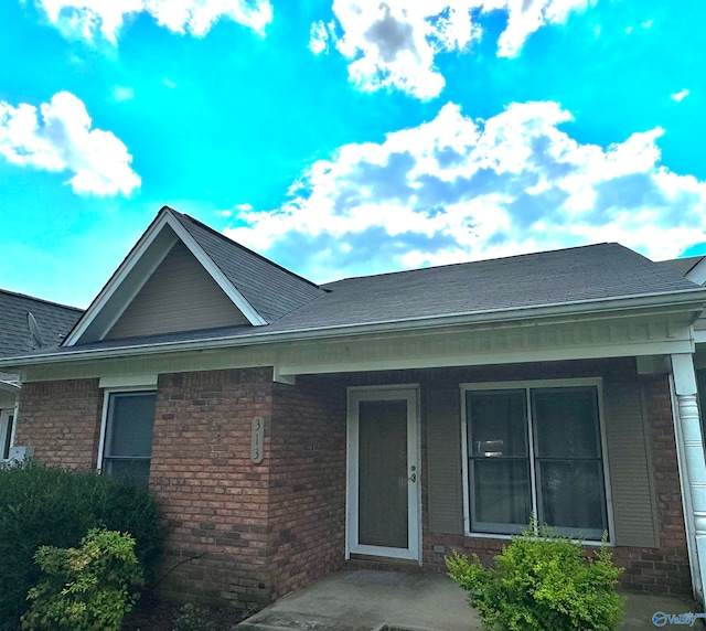 view of front facade with a porch