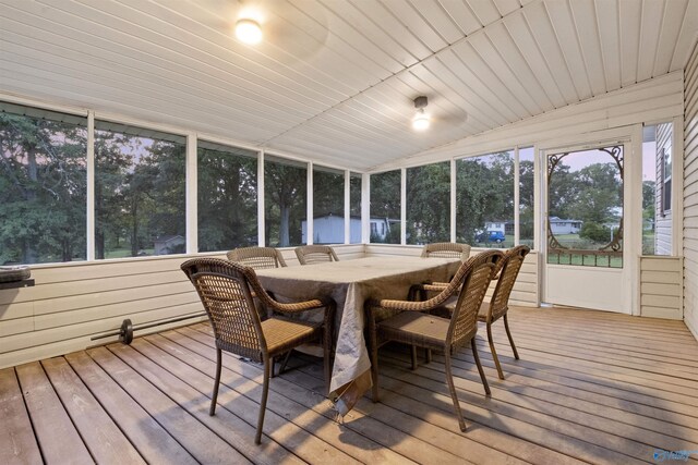 sunroom with vaulted ceiling