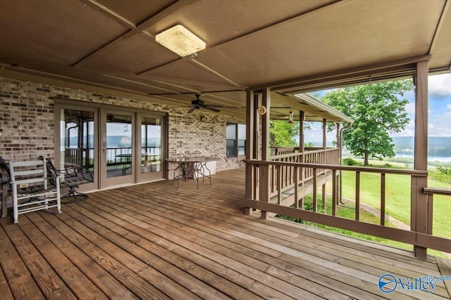 deck with a ceiling fan