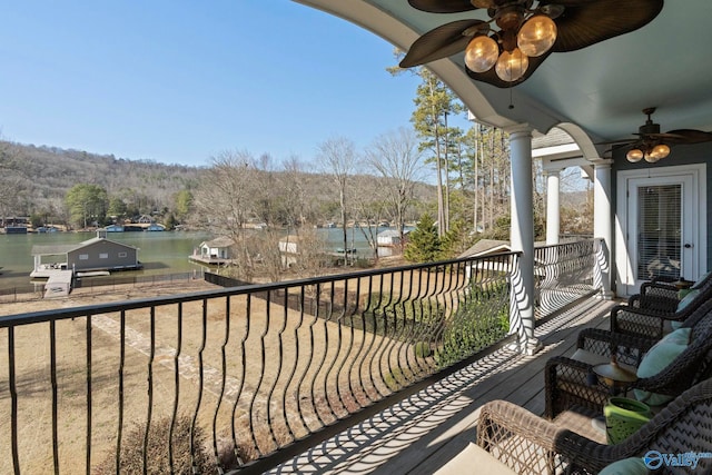 balcony featuring ceiling fan