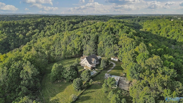 bird's eye view with a view of trees