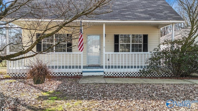 view of front facade featuring a porch