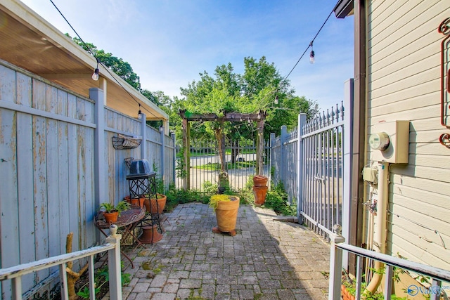 1625 River Bend Pl SE, Decatur, AL 35601 - view of patio featuring fence