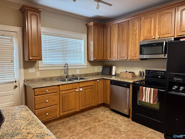 kitchen with ceiling fan, sink, crown molding, light tile patterned floors, and black appliances