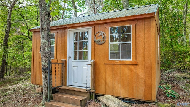 view of outbuilding